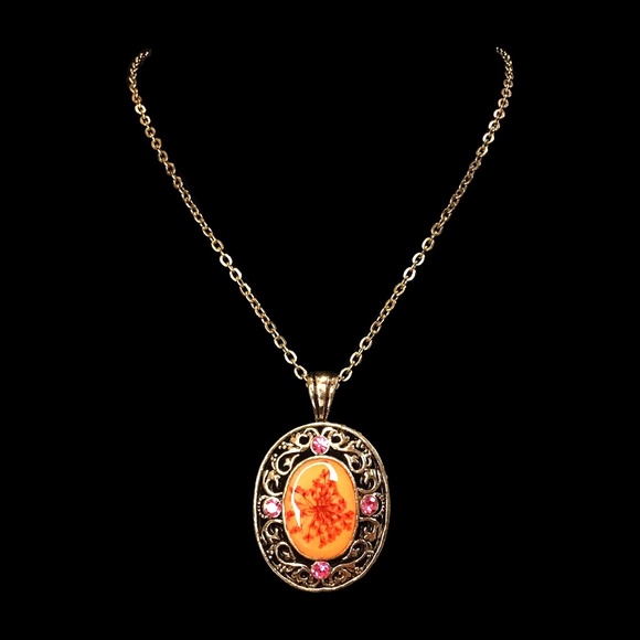 Vintage Oval Flower Pendant with Chain Necklace - Picture 1 of 8